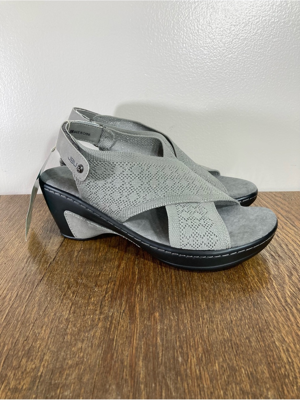 NWT Jambu Alyssa Wedge Crossover Sandal Women’s Size 8 Grey Shimmer